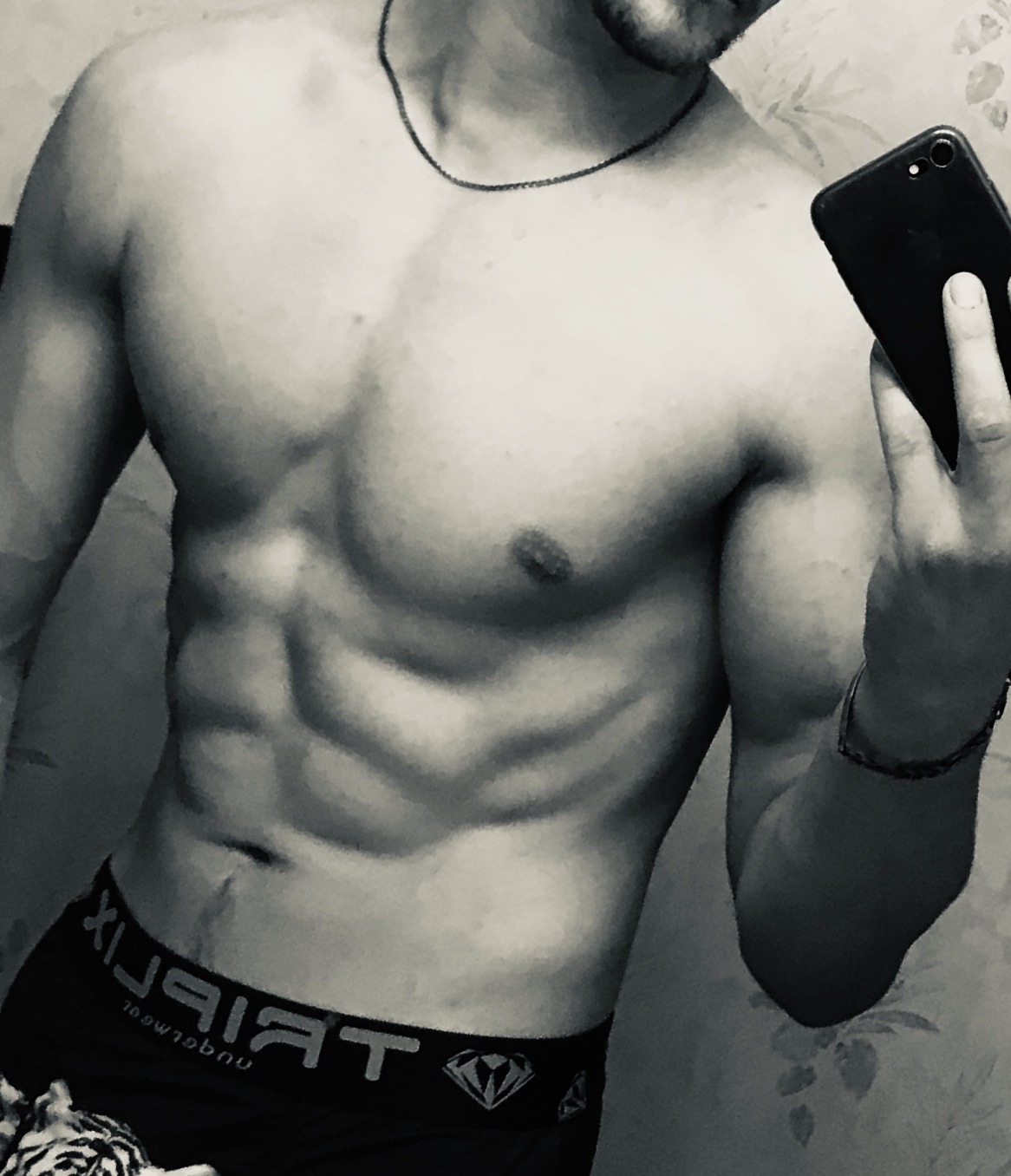 Profil de Nassem, 27 ans, Lieu gay à Ollon VD