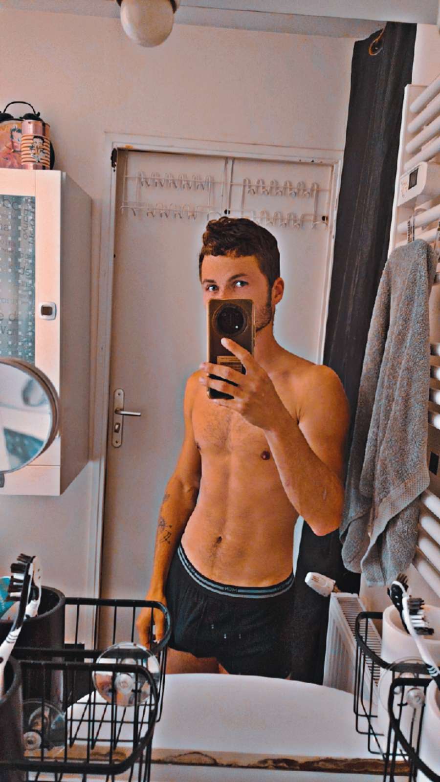 Profil de Abderahman, 20 ans, Lieu gay à Payerne