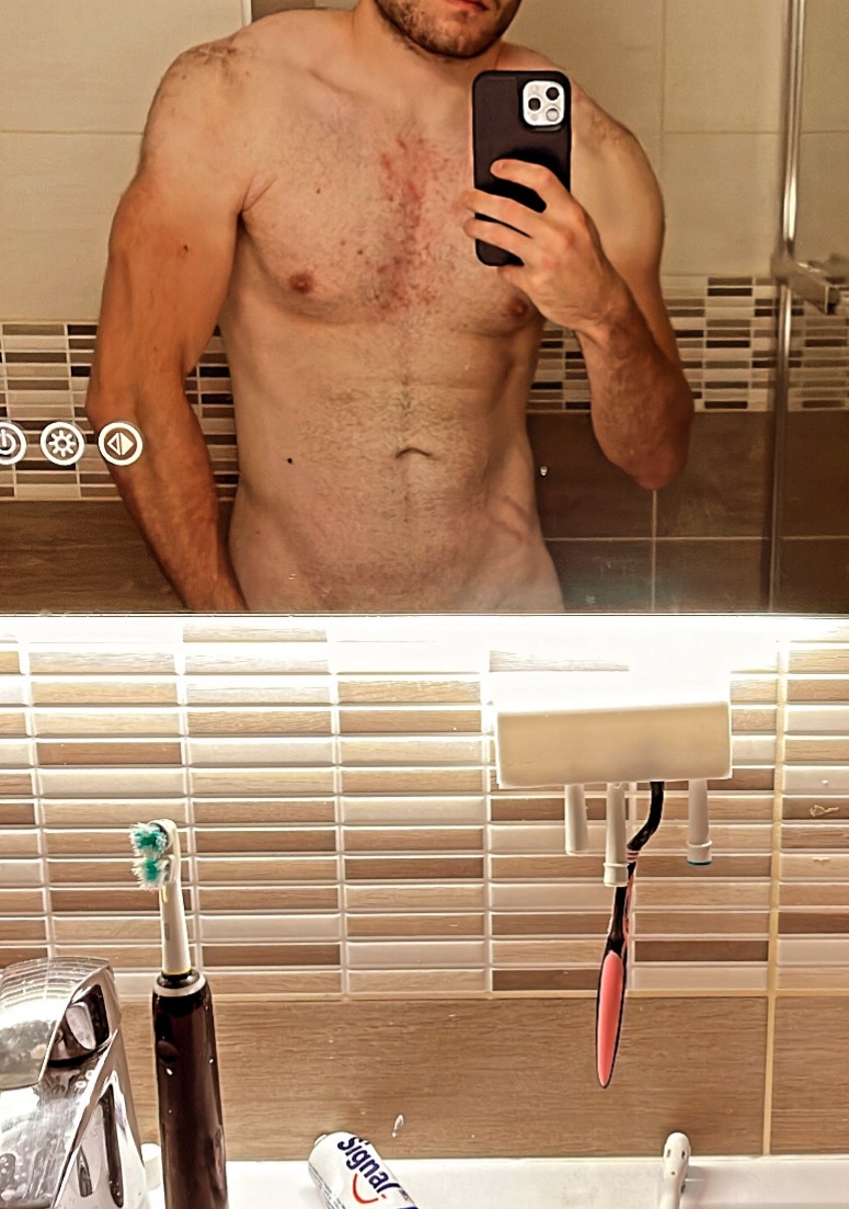 Profil de Zine, 25 ans, Lieu gay à Cornol