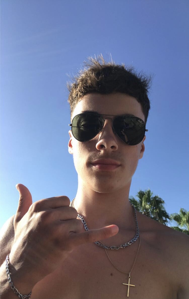 Profil de Rihad, 21 ans, Lieu gay à Saillon