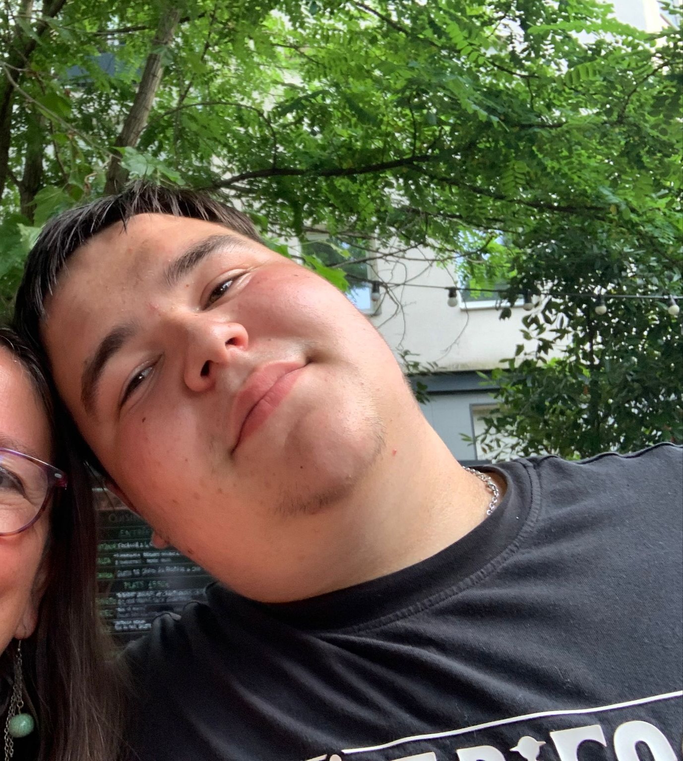 Profil de Eyden, 21 ans, Lieu gay à Tschlin
