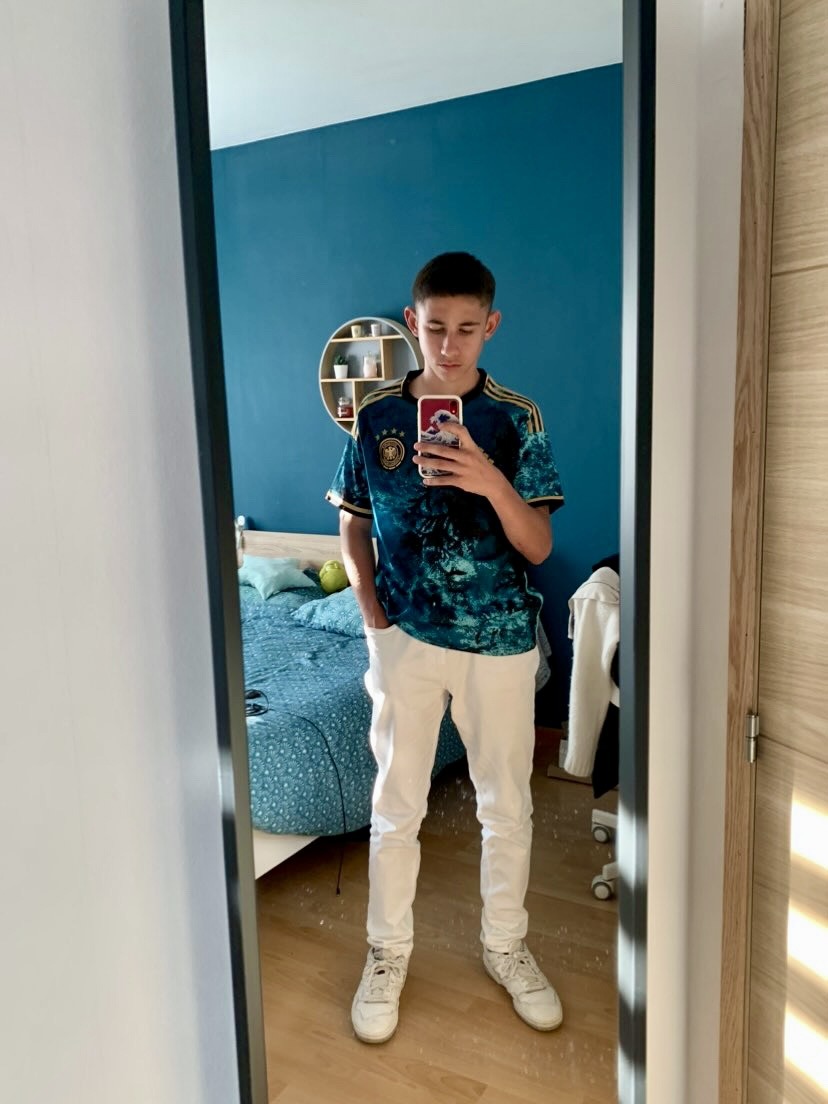 Profil de Louca, 20 ans, Lieu gay à Malans GR