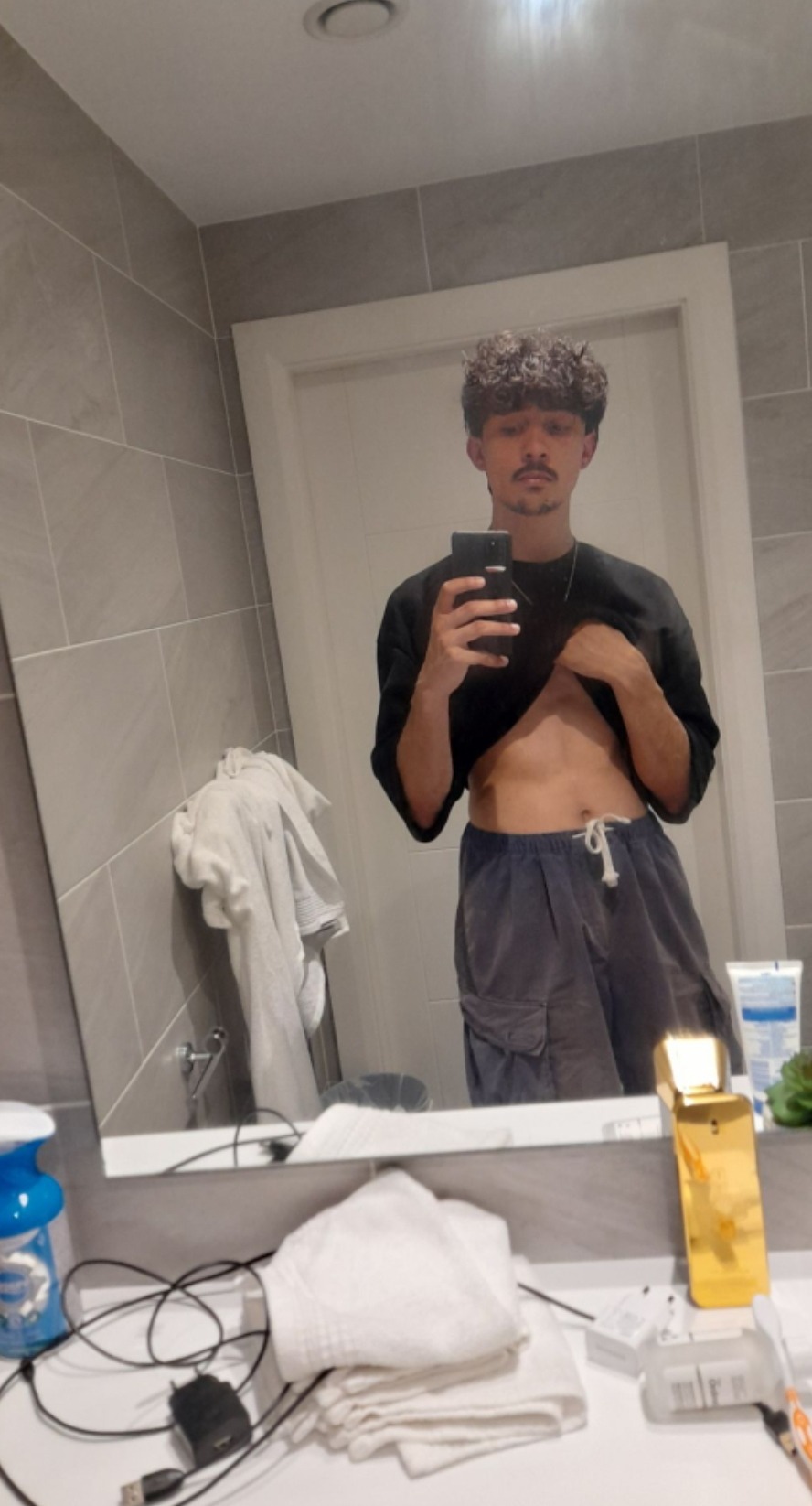 Profil de Abdrahmane, 22 ans, Lieu gay à Pohlern