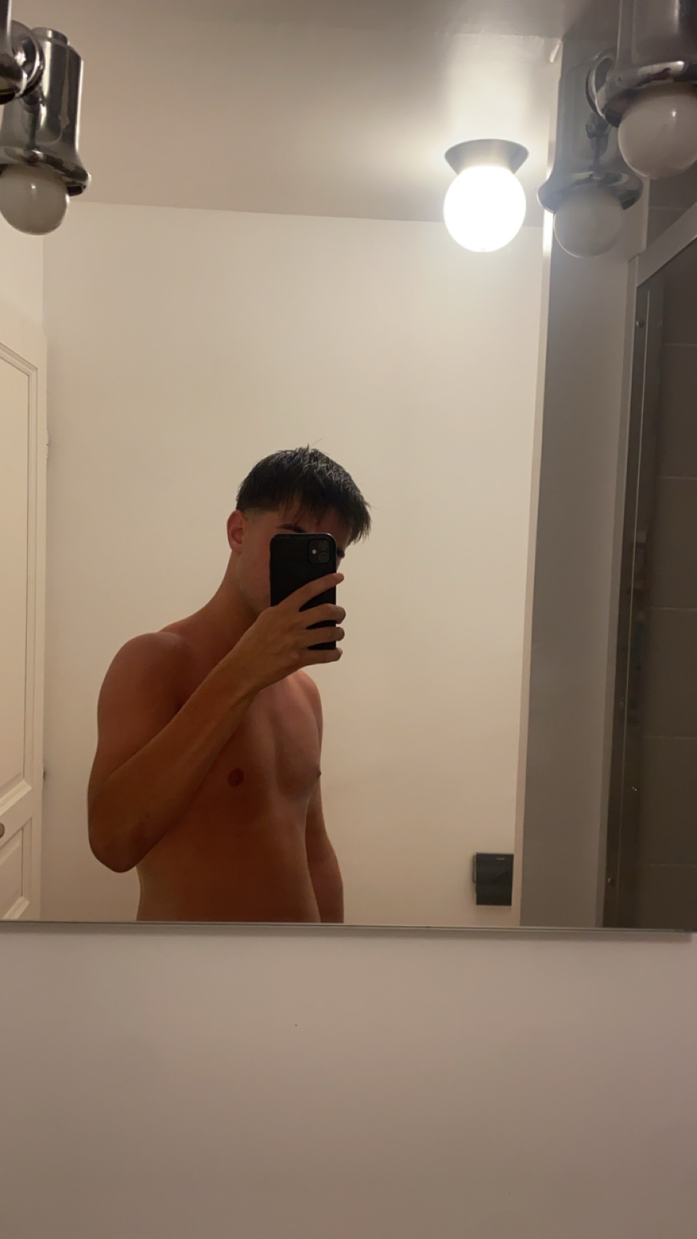 Profil de Yazan, 20 ans, Lieu gay à Igis
