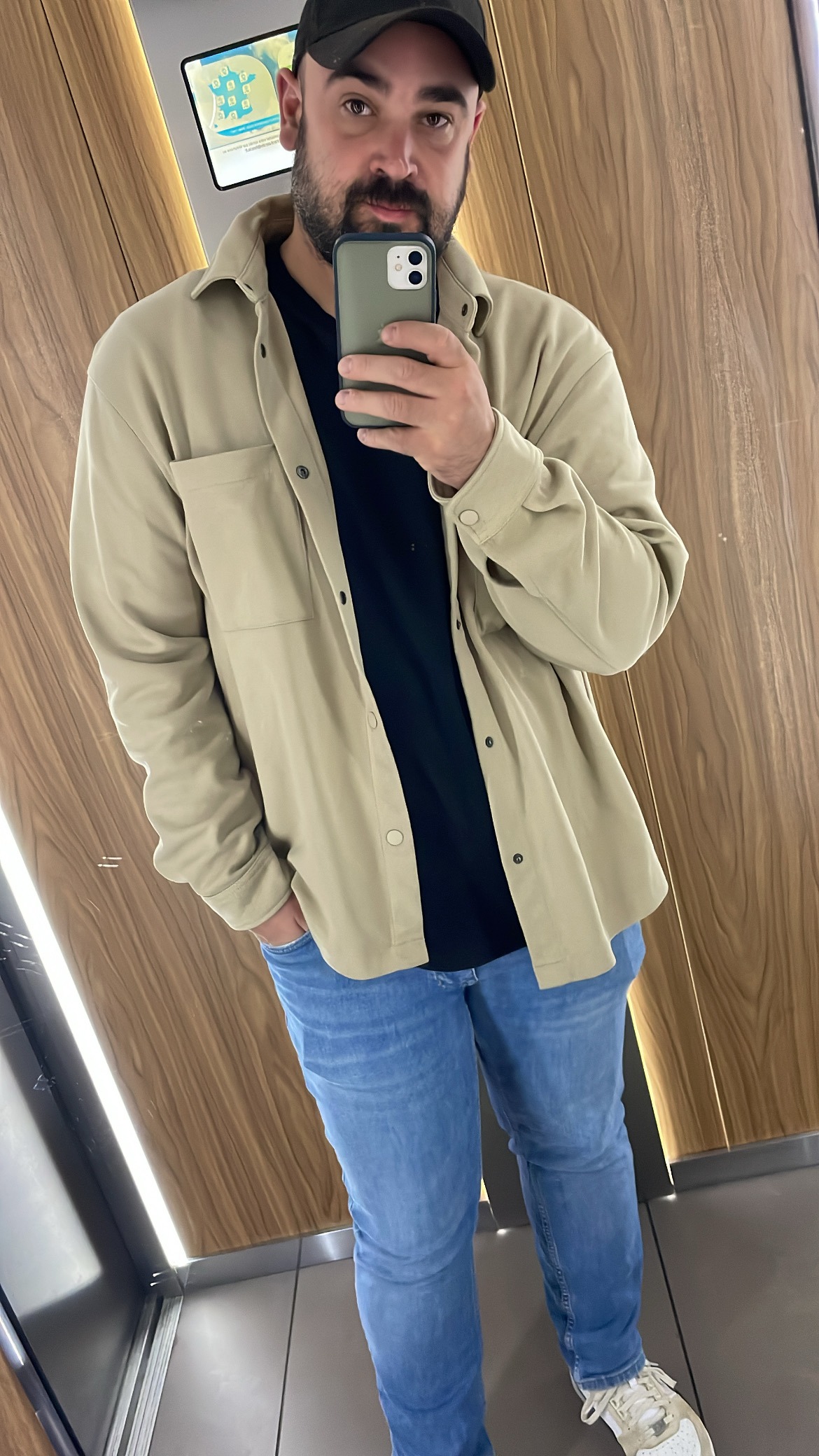 Profil de Sefiane, 32 ans, Lieu gay à Engi