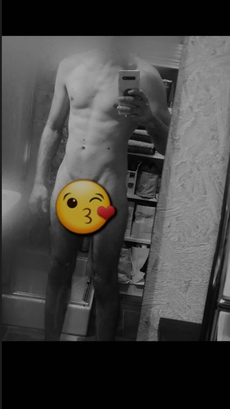 Profil de Athmane, 26 ans, Lieu gay à Viano