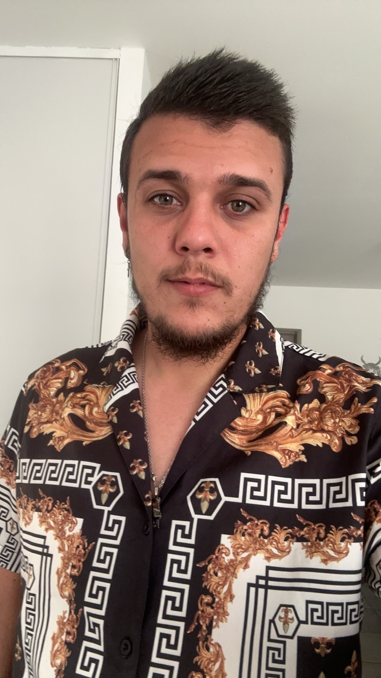 Profil de Riwane, 29 ans, Lieu gay à Arolla