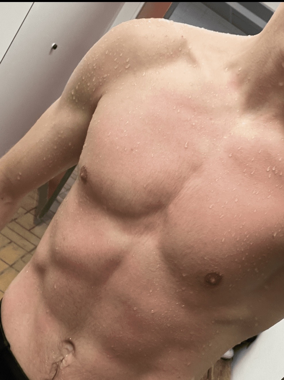 Profil de Houssni, 21 ans, Lieu gay à Iseltwald
