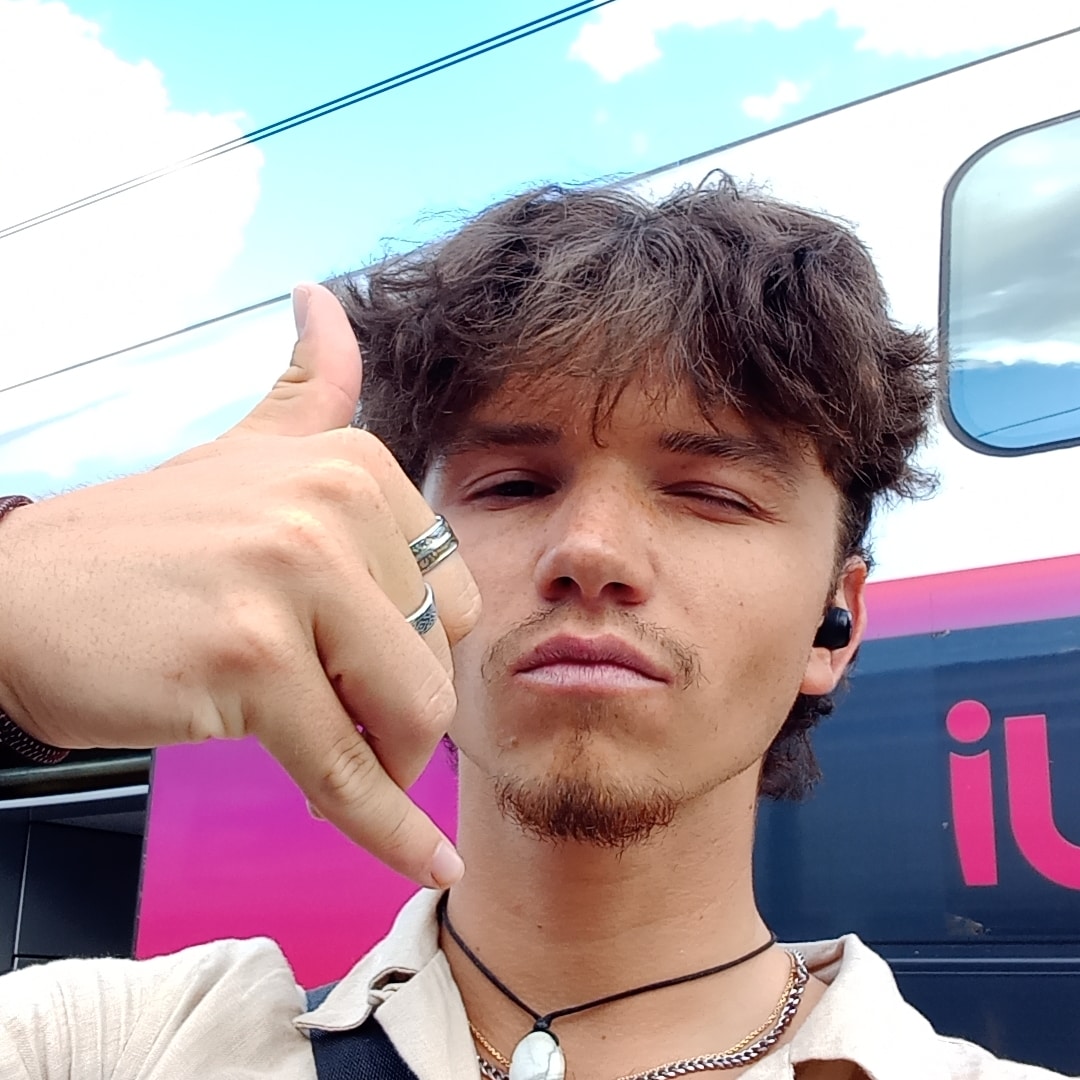 Profil de Léandre, 22 ans, Lieu gay à Riom