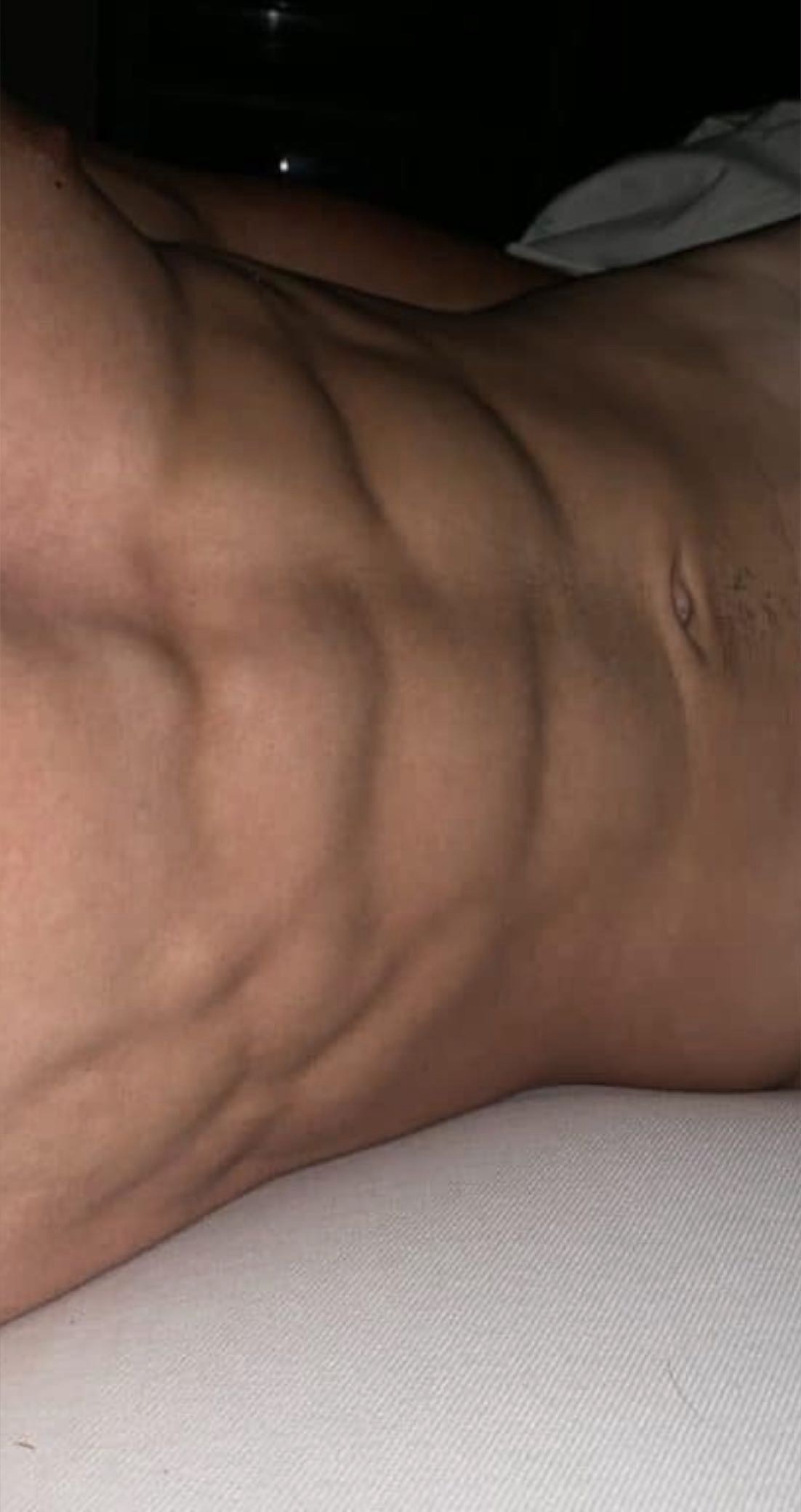 Profil de Icham, 25 ans, Lieu gay à Anet