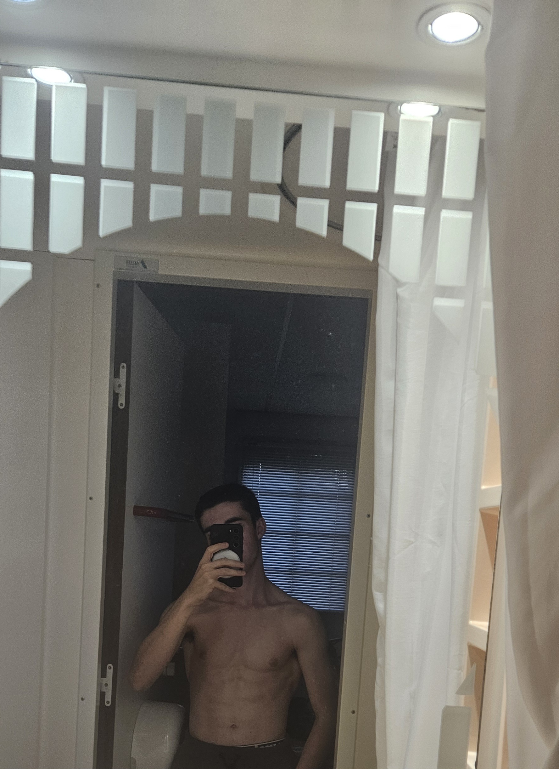 Profil de Eser, 21 ans, Lieu gay à Aristau