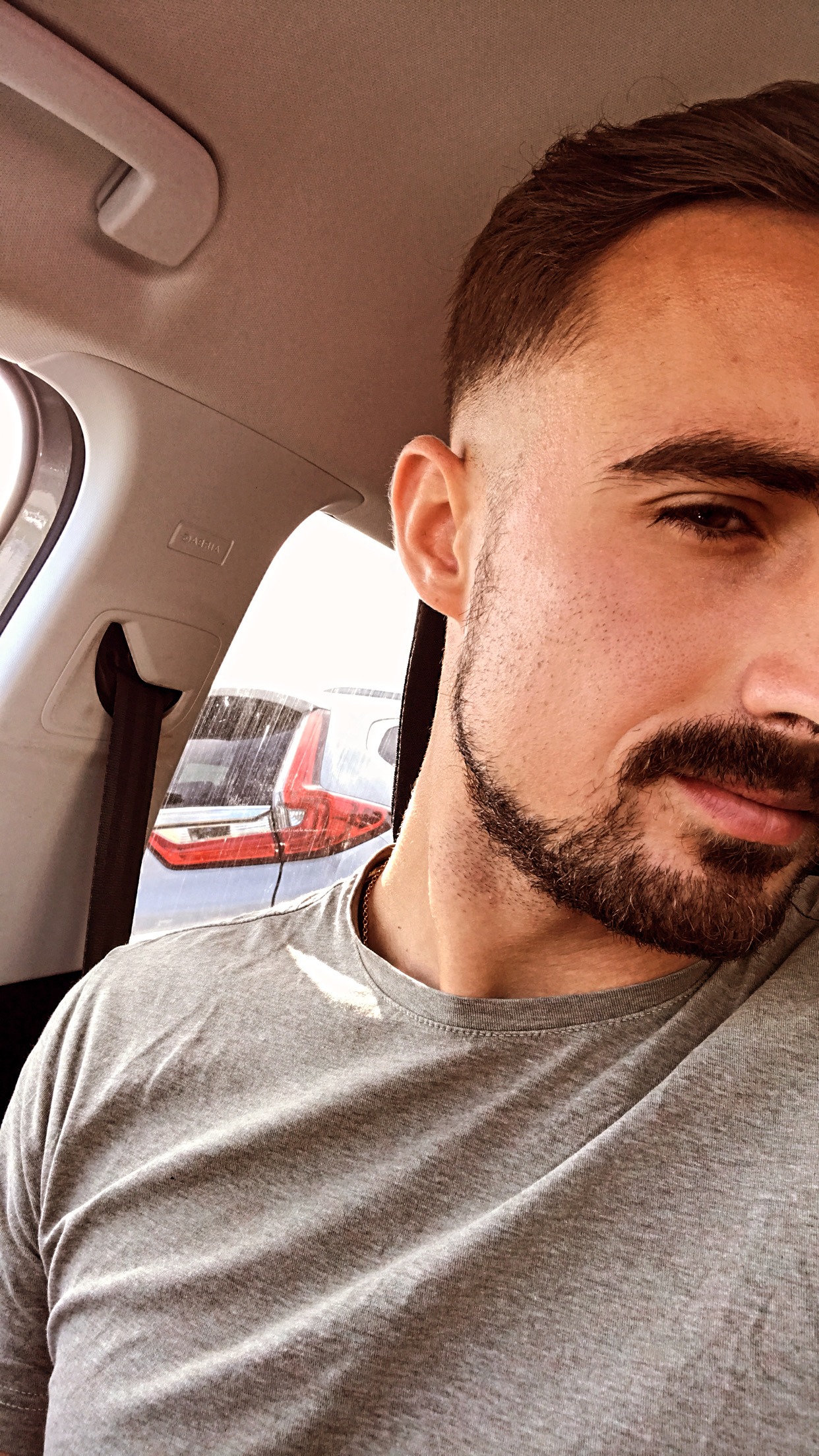 Profil de Girel, 30 ans, Lieu gay à Glis