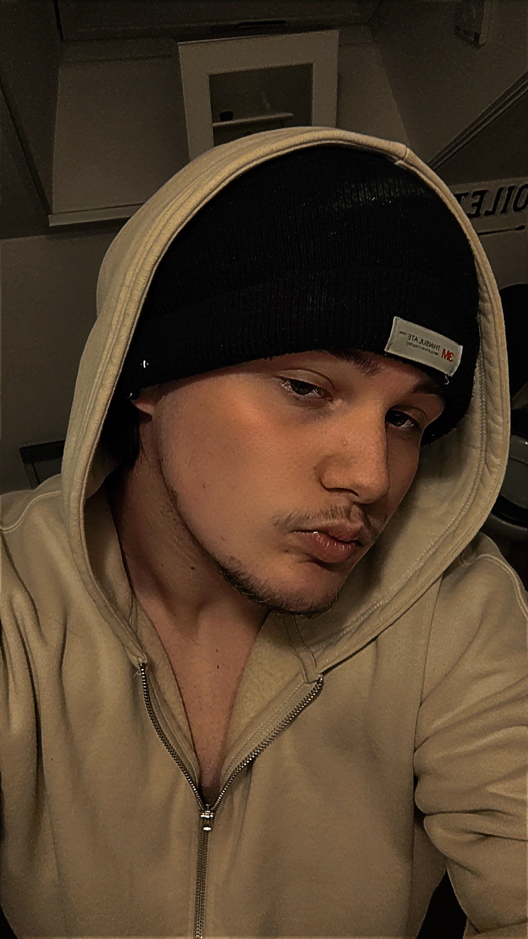 Profil de Joao-carlos, 19 ans, Lieu gay à Chemin