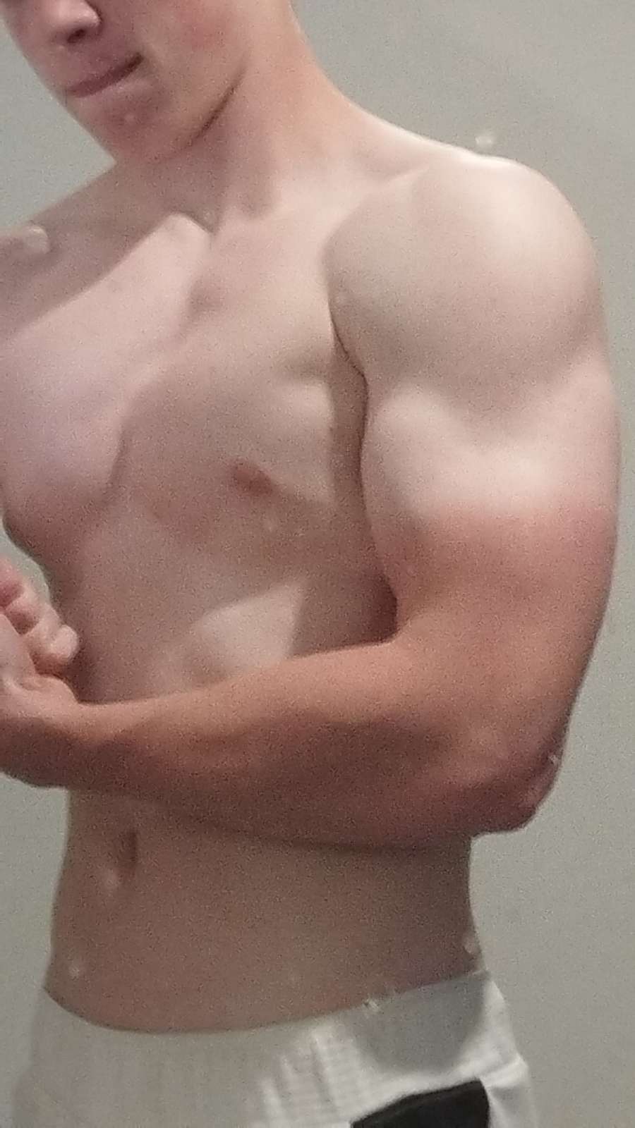 Profil de Saloum, 19 ans, Lieu gay à Vrin