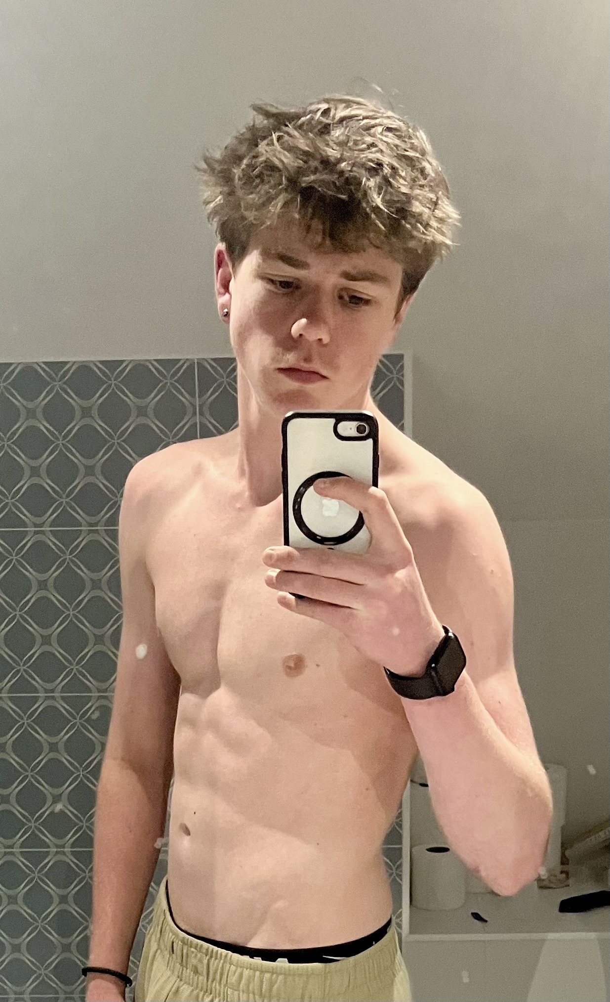 Profil de Yacim, 20 ans, Lieu gay à Tschugg