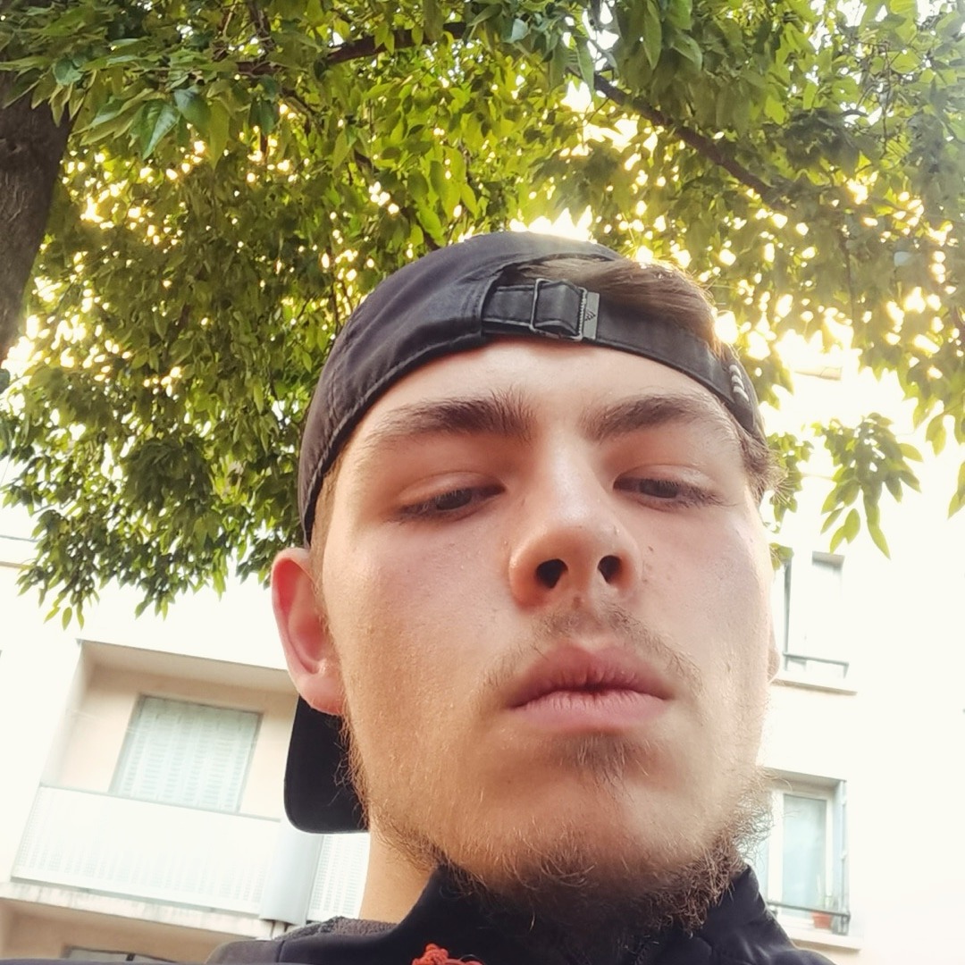 Profil de Genereux, 19 ans, Lieu gay à Prilly